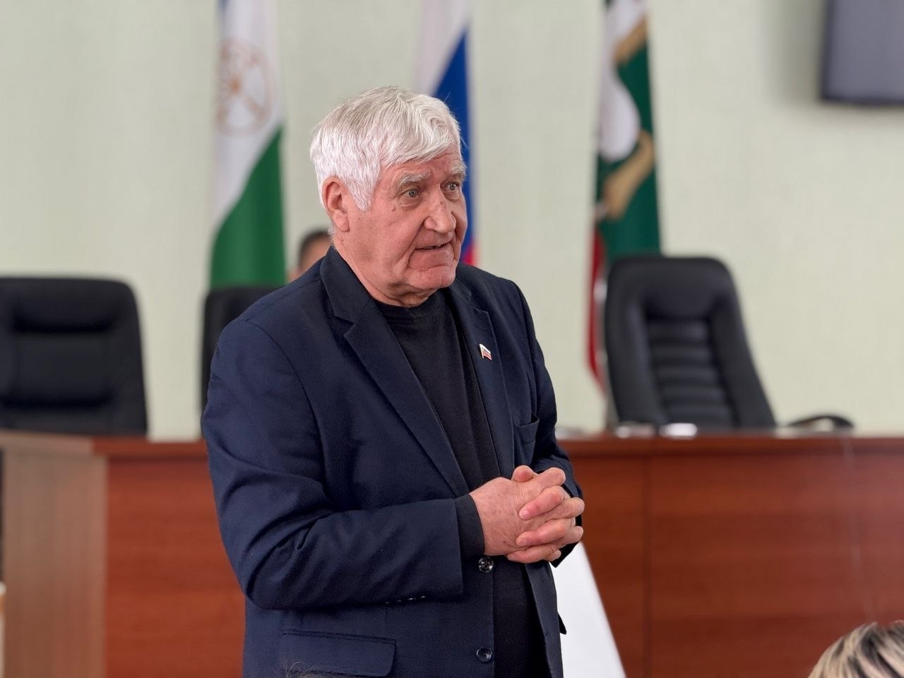 Быть частью общества