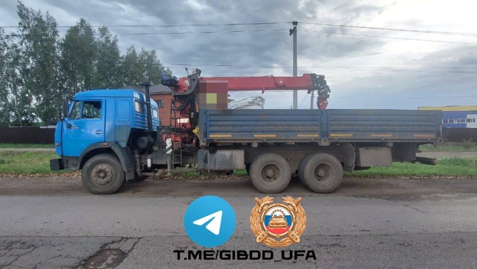 В Башкирии КамАЗ сбил семилетнюю девочку