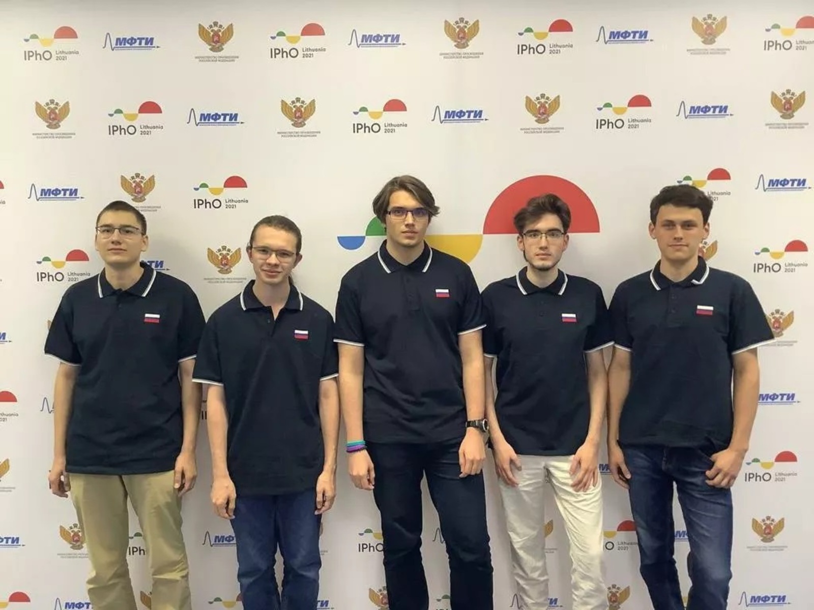 Сборная России заняла второе место на олимпиаде по физике