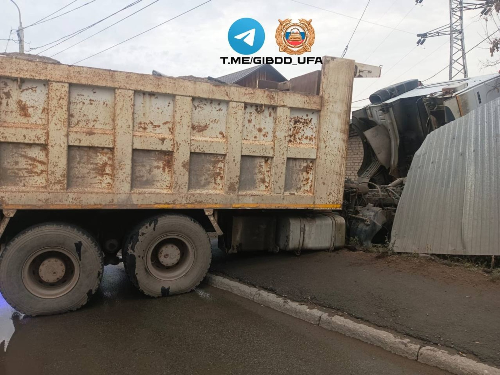 В Башкирии грузовик «Шахман» протаранил забор