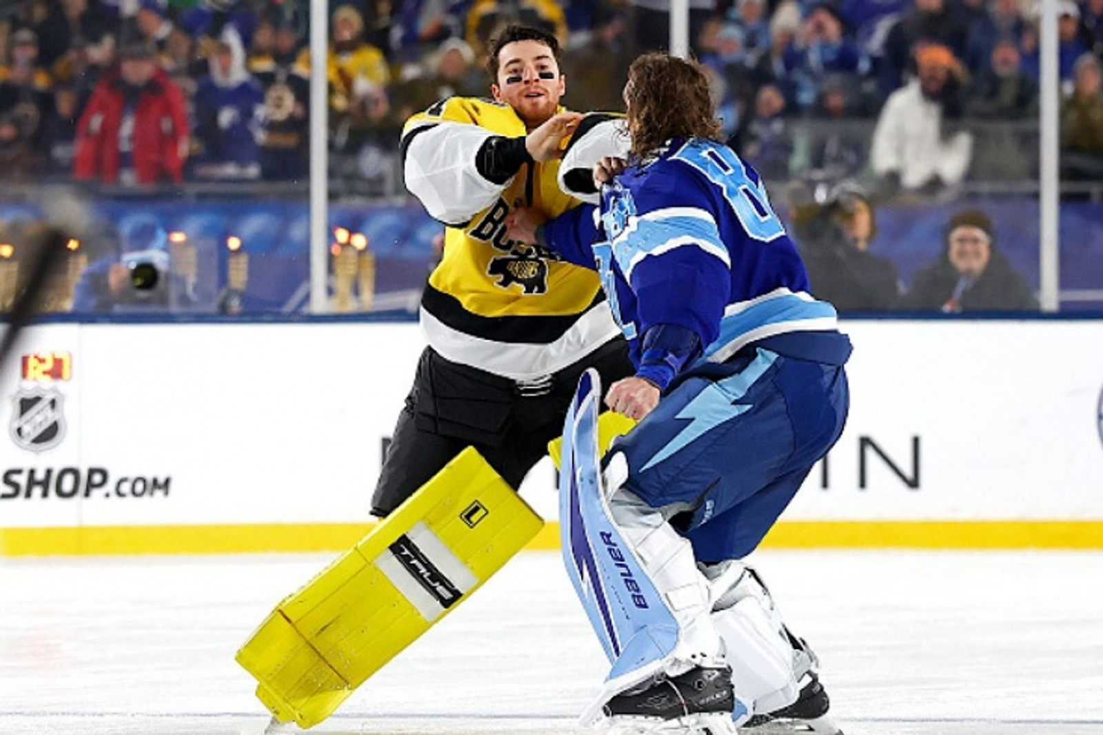 Уфимский хоккеист Андрей Василевский подрался с американцем на льду