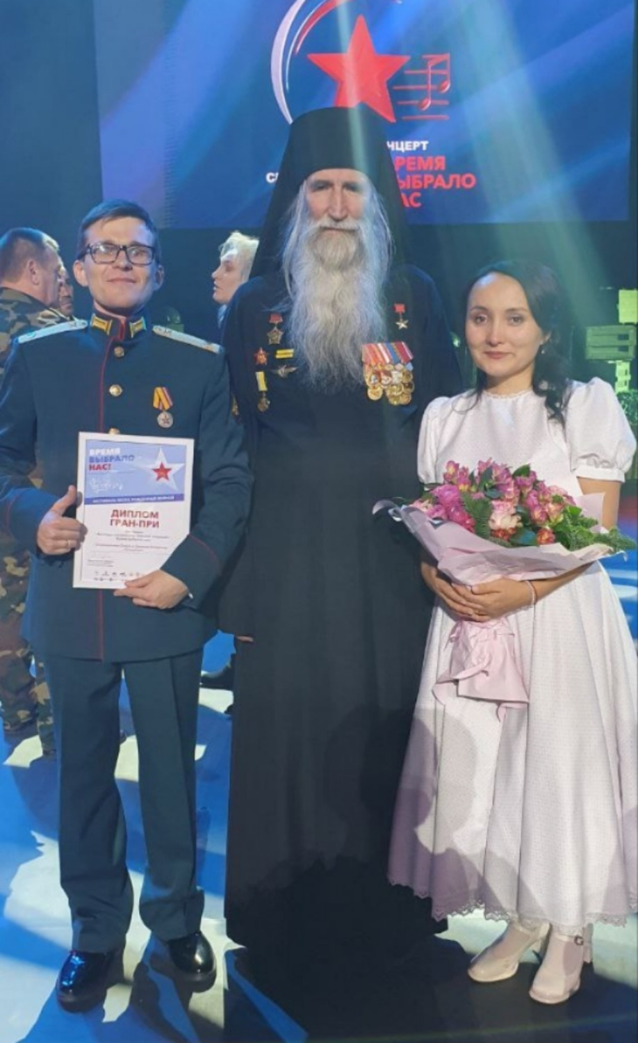 «Служу России творчеством»: жена бойца СВО из Башкирии пишет песни