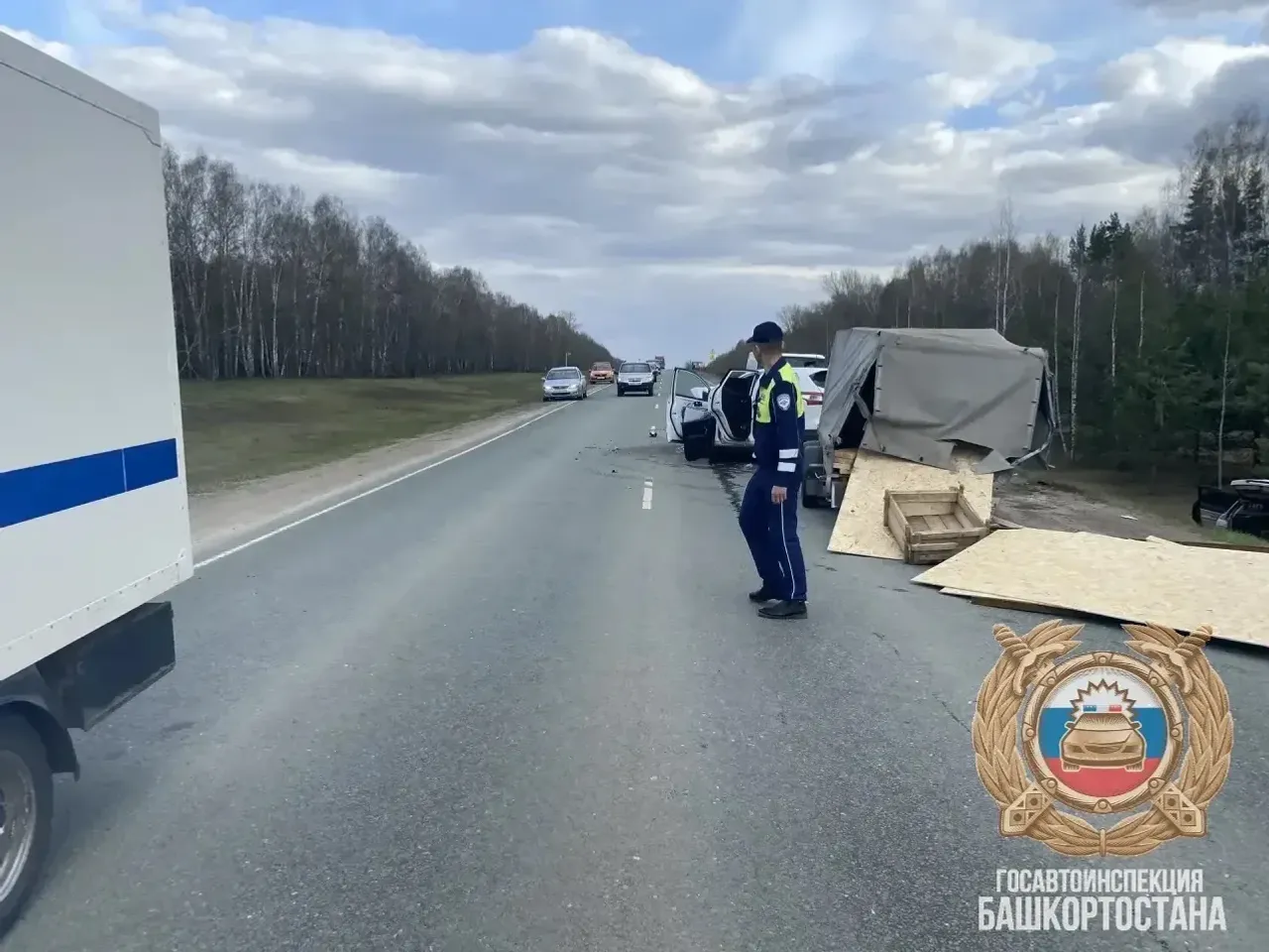 В Башкирии в аварии пострадали двое взрослых и двое детей