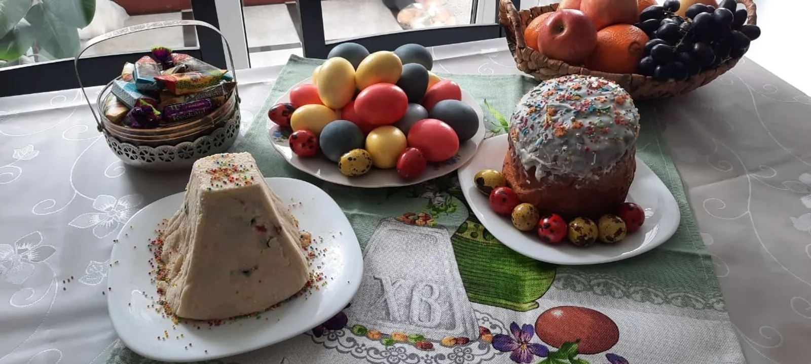 Есть ли норма у пасхальных куличей и яиц?