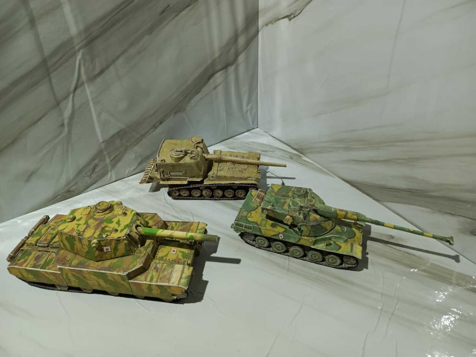 Путь, проложенный бумажным танком