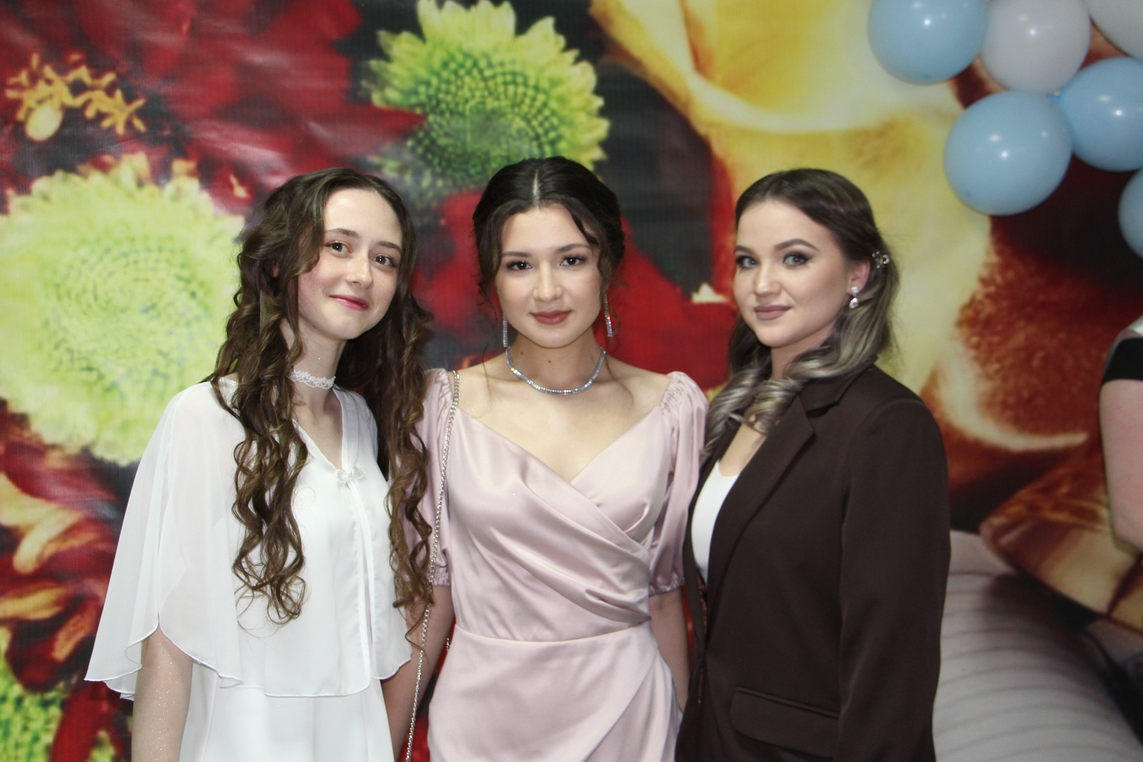 Объявлен республиканский фотоконкурс «Выпускники - 2025»