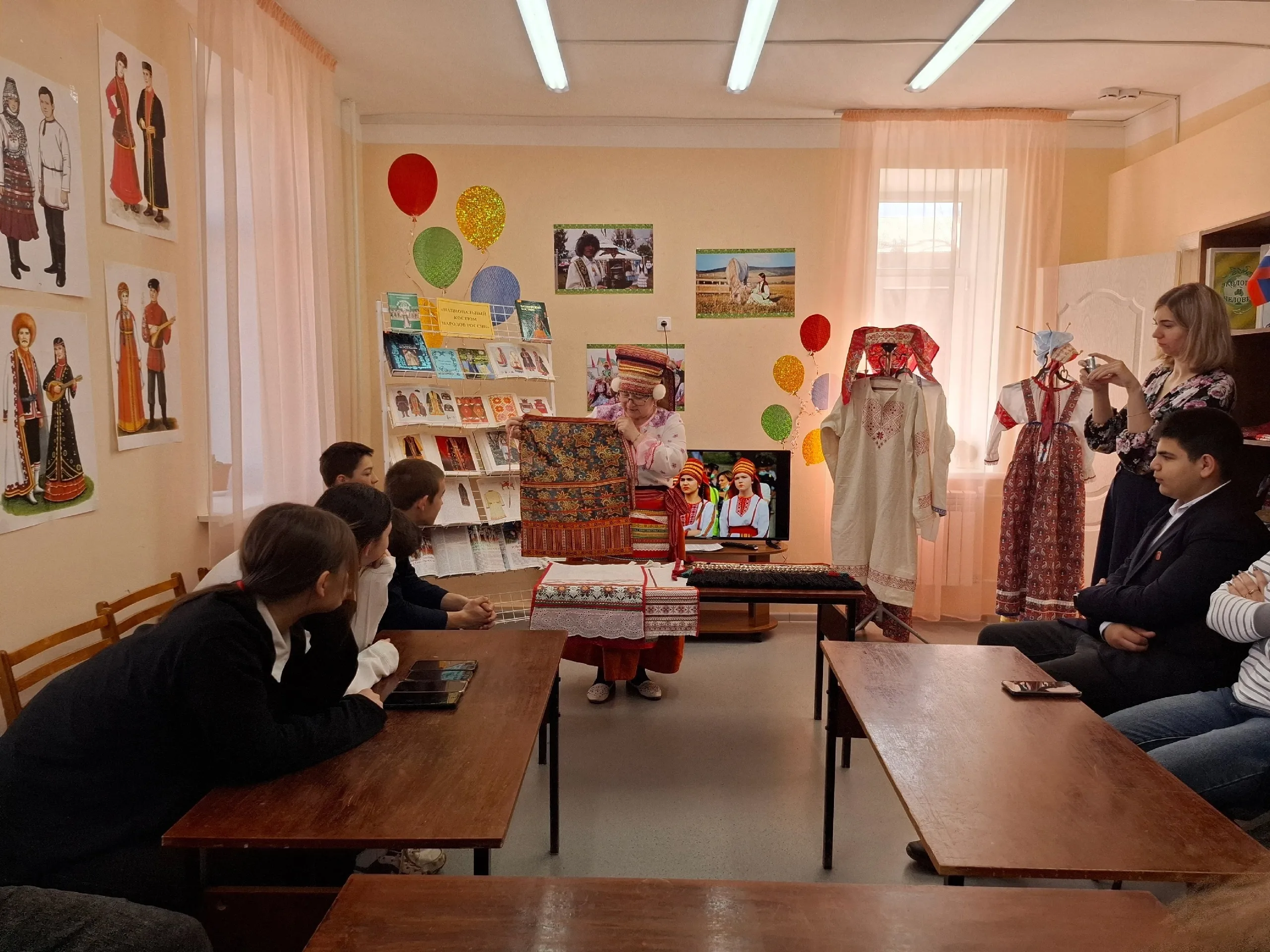 Национальный костюм народов России