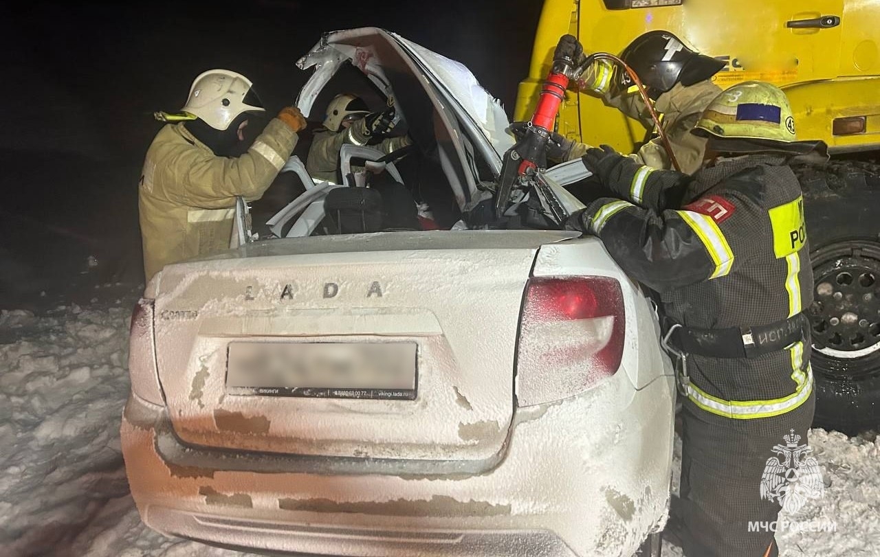 В страшном ДТП с КамАЗом в Белебеевском районе погибли четыре человека