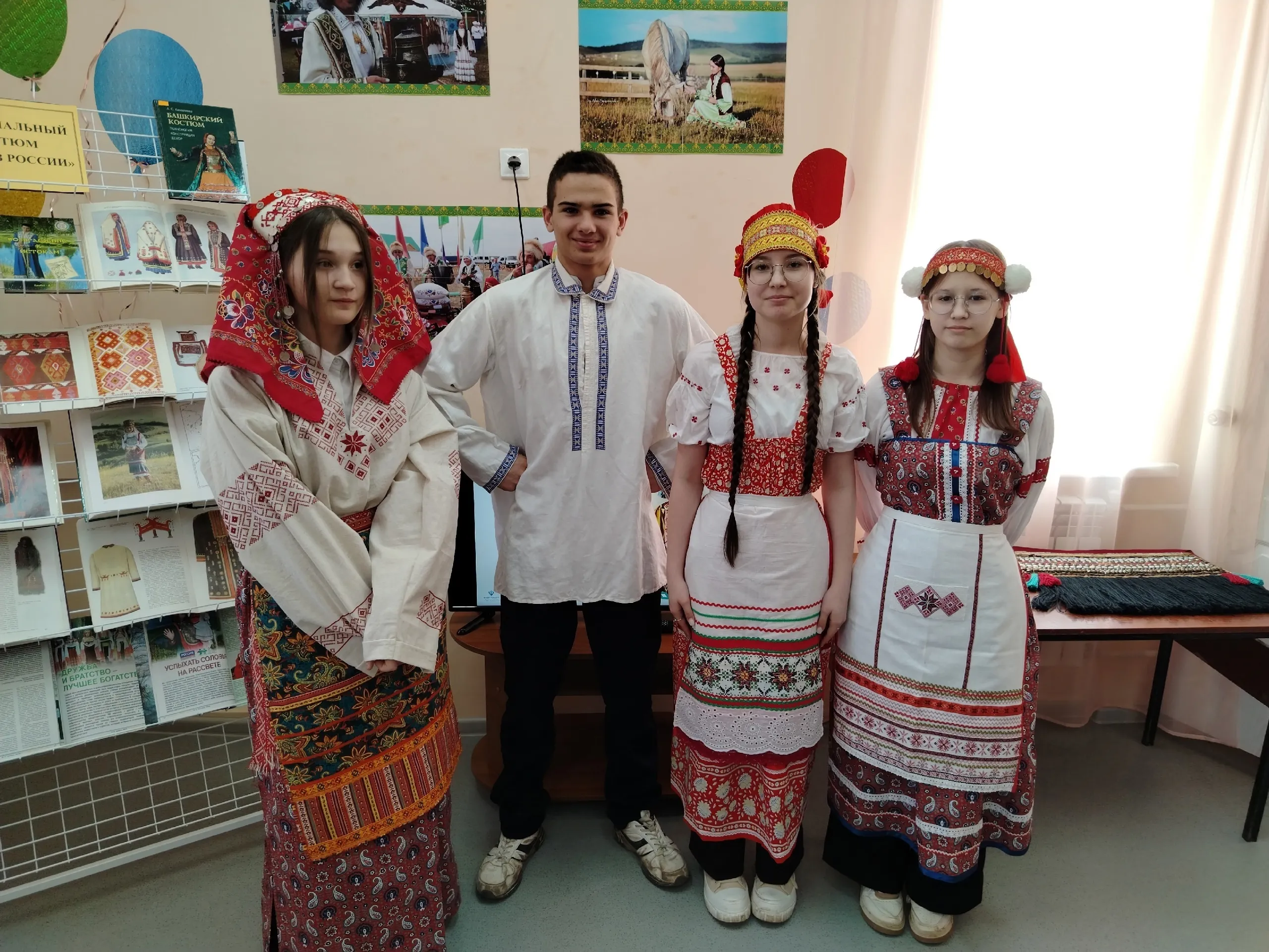 Национальный костюм народов России