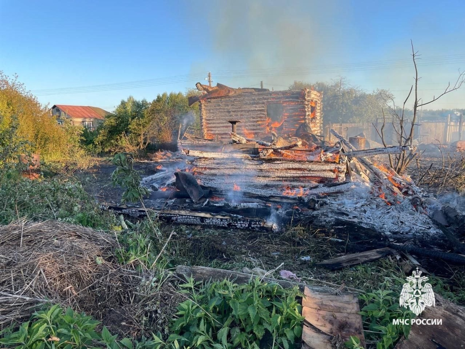 Житель Башкирии спас беременную супругу и годовалую дочку при пожаре