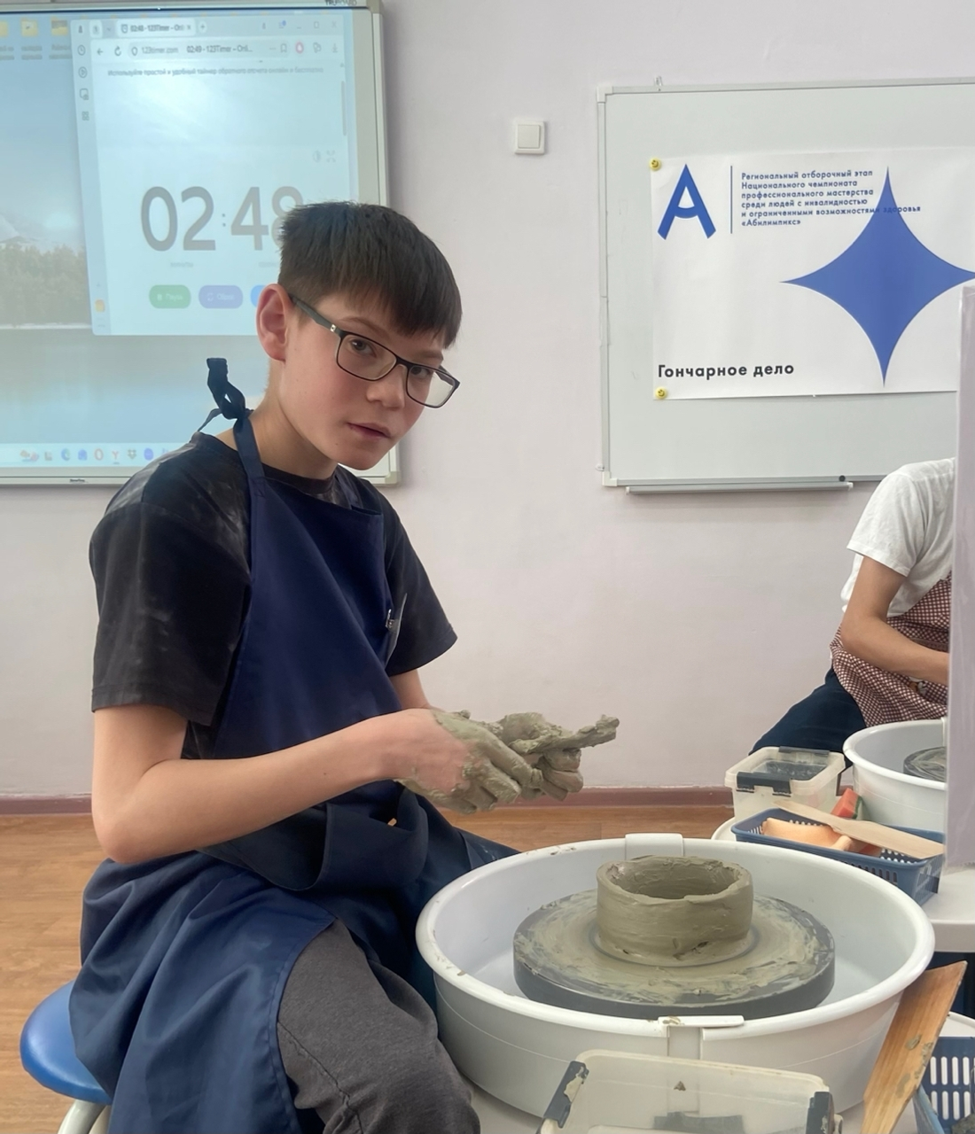 Соревновались юные гончары