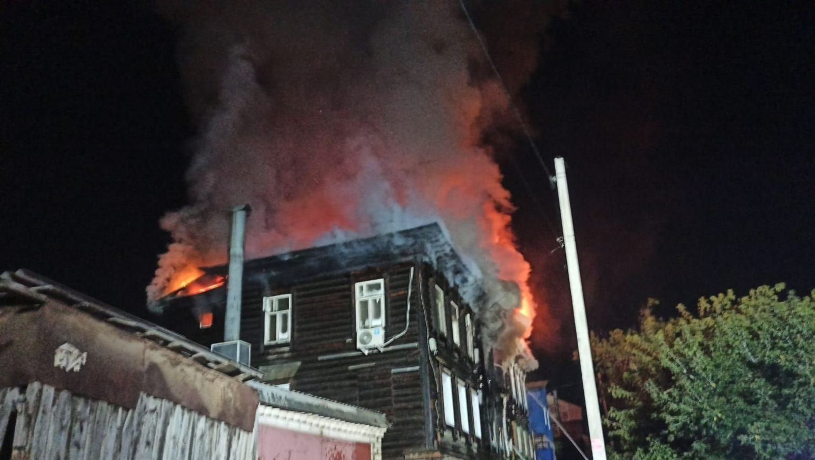 Два человека погибли во время крупного ночного пожара в Башкирии