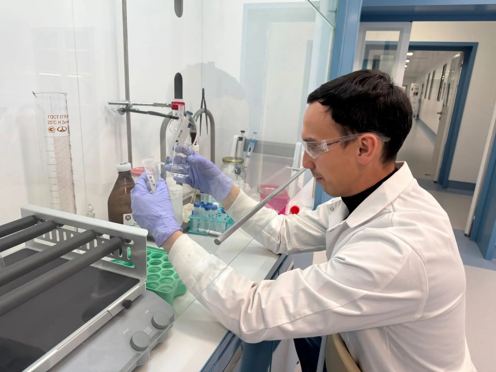 Вуз-резидент кампуса Уфы развивает пептидную химию и биомолекулярную инженерию