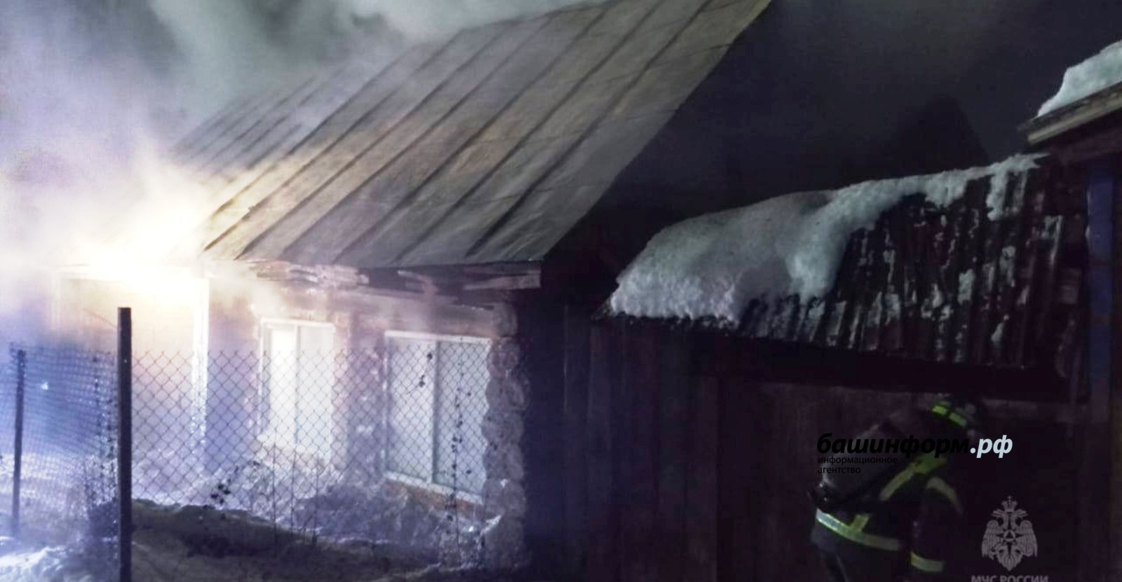 В Башкирии мальчик спас из огня своего маленького брата