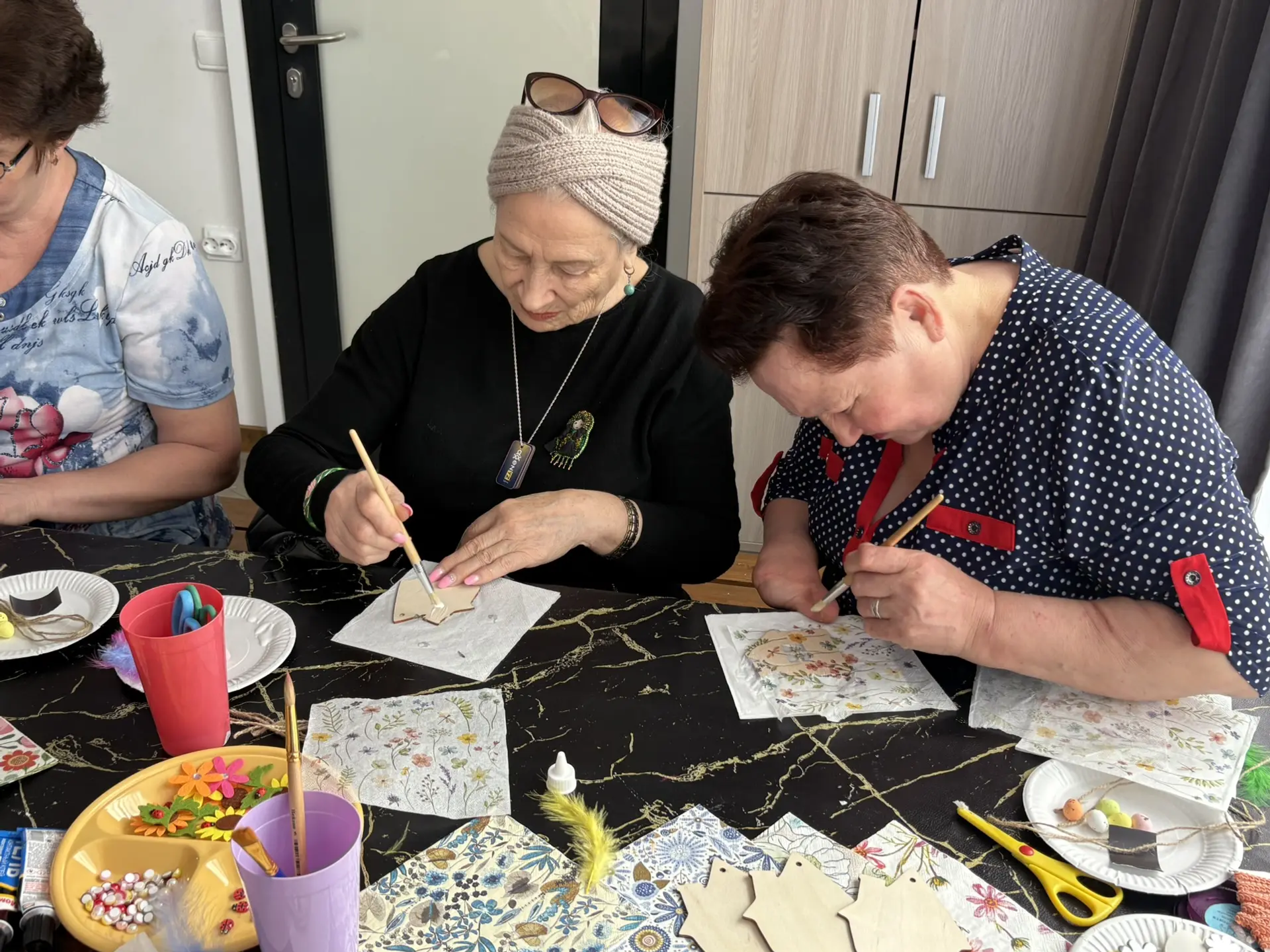 В Белебее для старшего поколения прошел мастер-класс «Пасхальный сувенир»