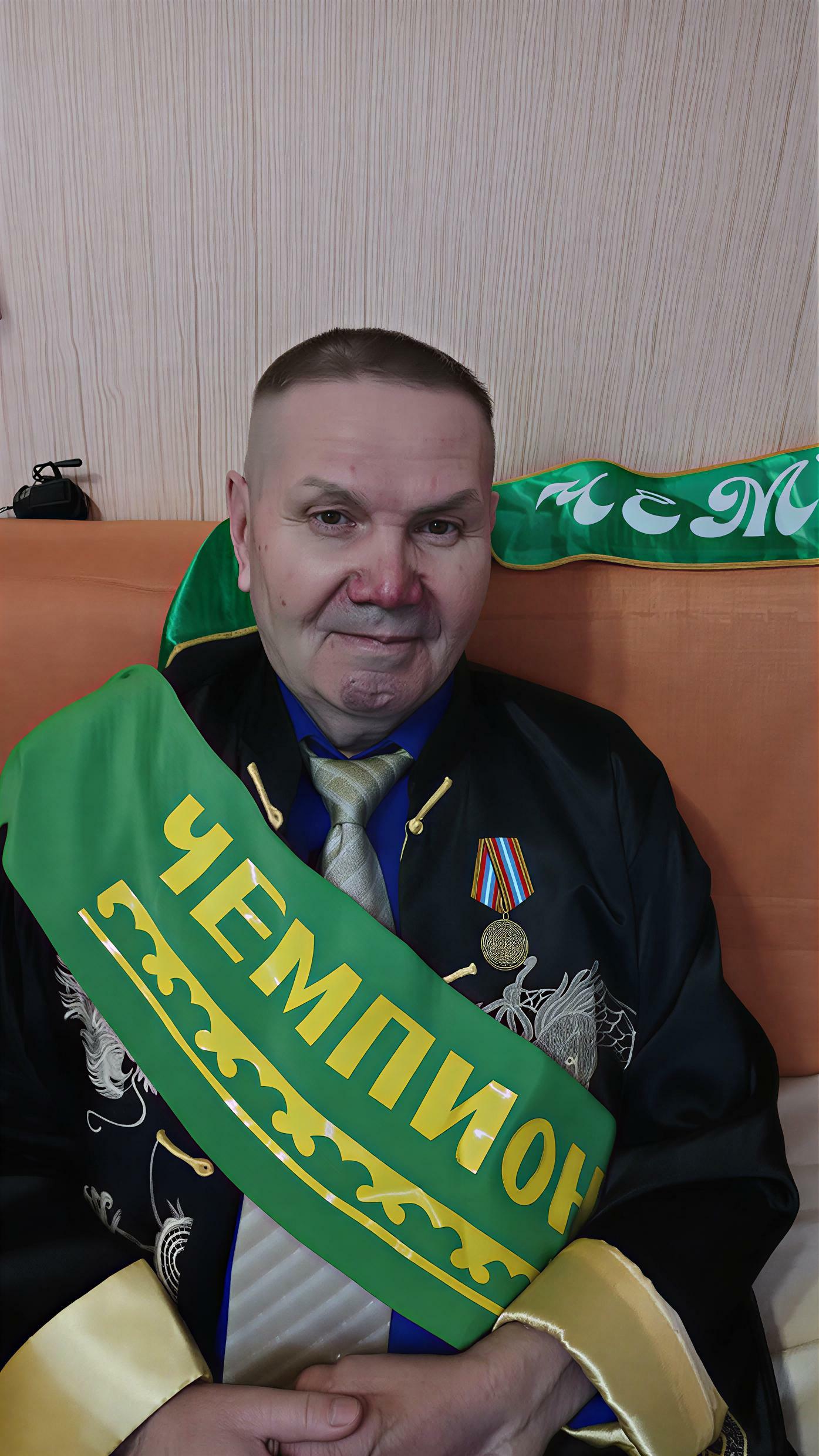 С улыбкой и спортивным азартом