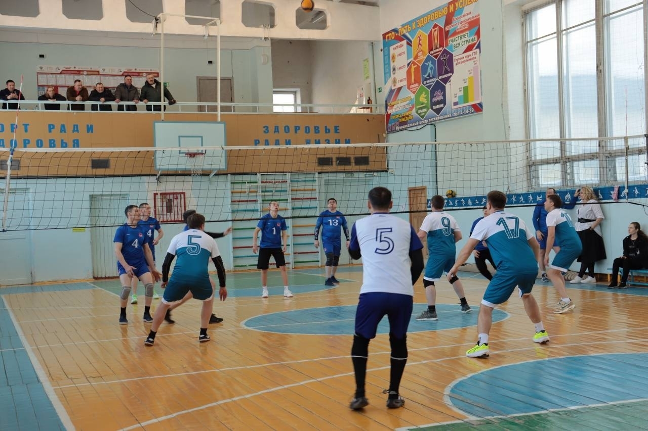 Волейбол объединил поколения