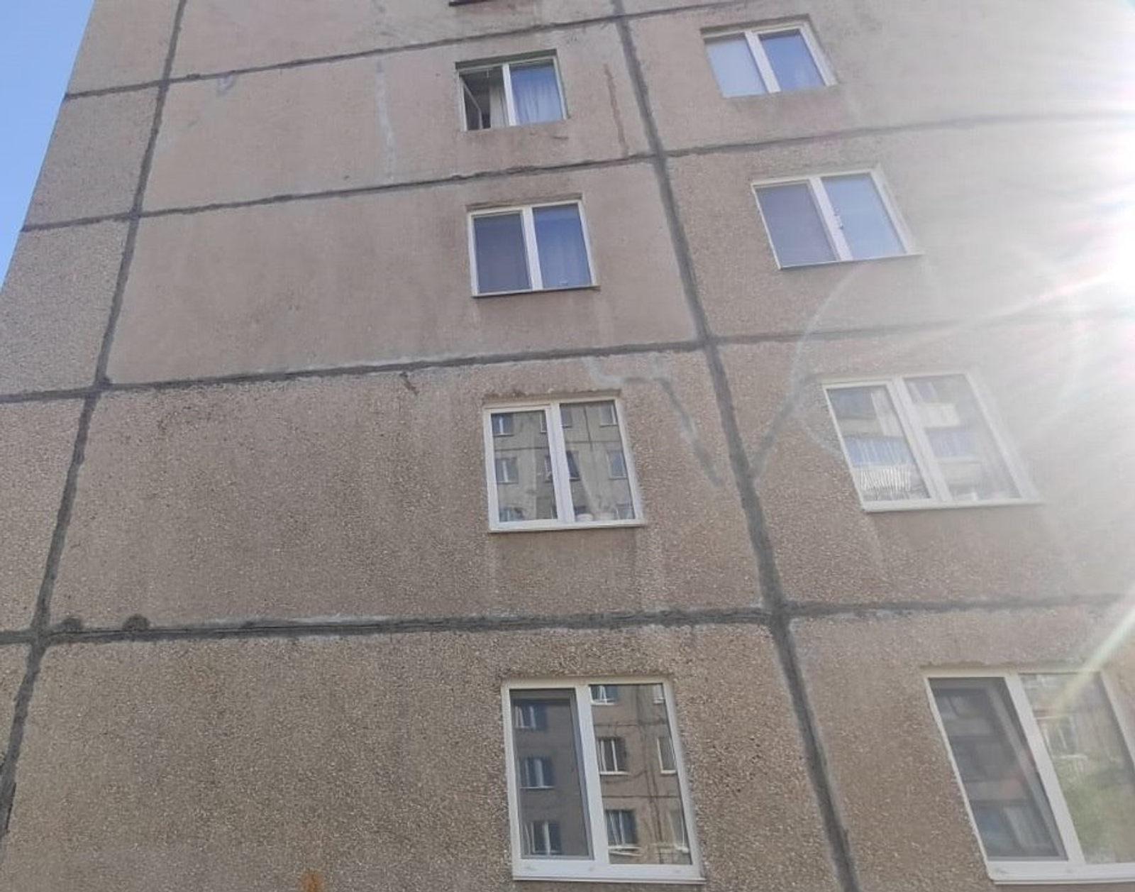 В Башкирии из окна выпала двухлетняя девочка