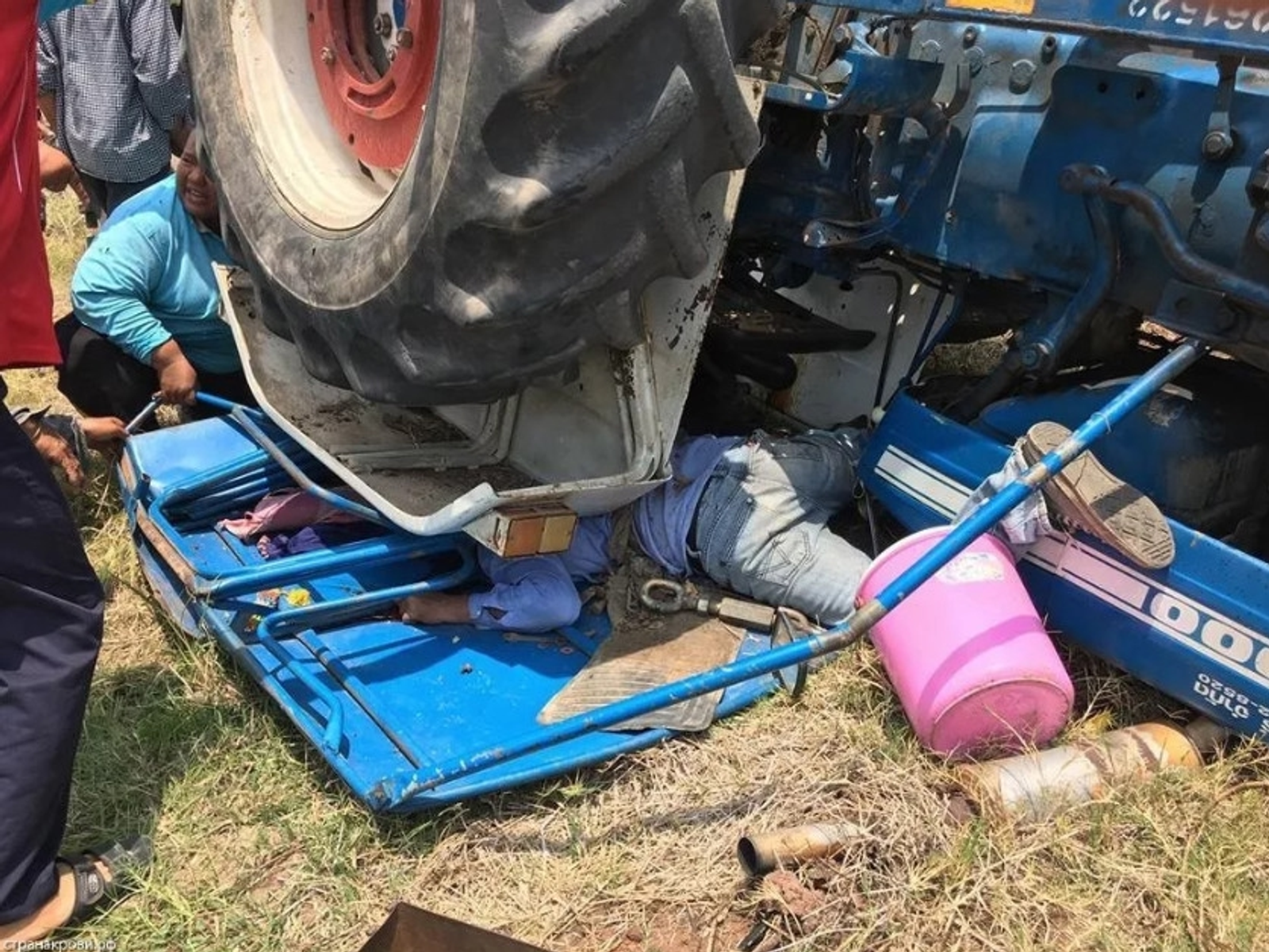 Жителя Башкирии насмерть придавило колесом