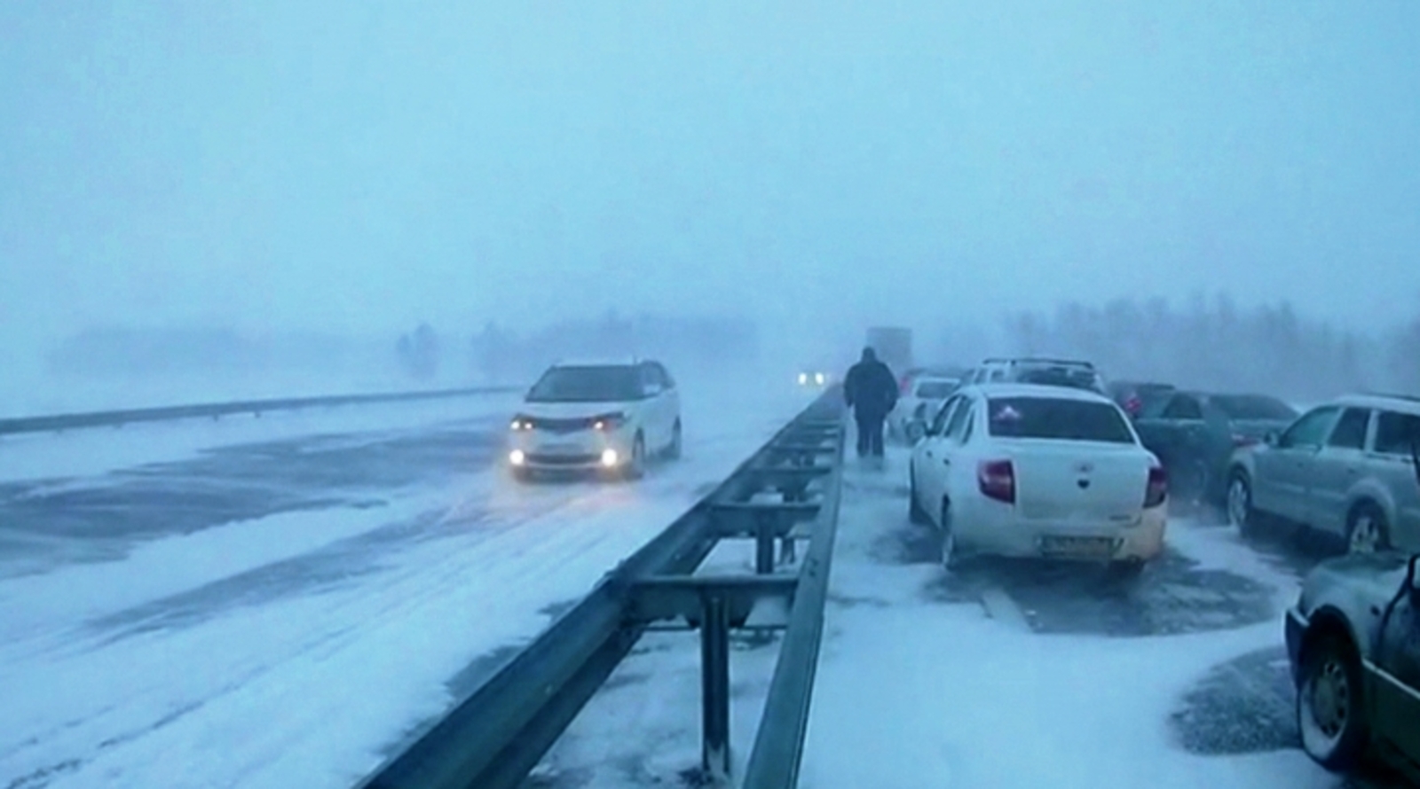 В Башкирии из-за непогоды закрыли сразу несколько автодорог