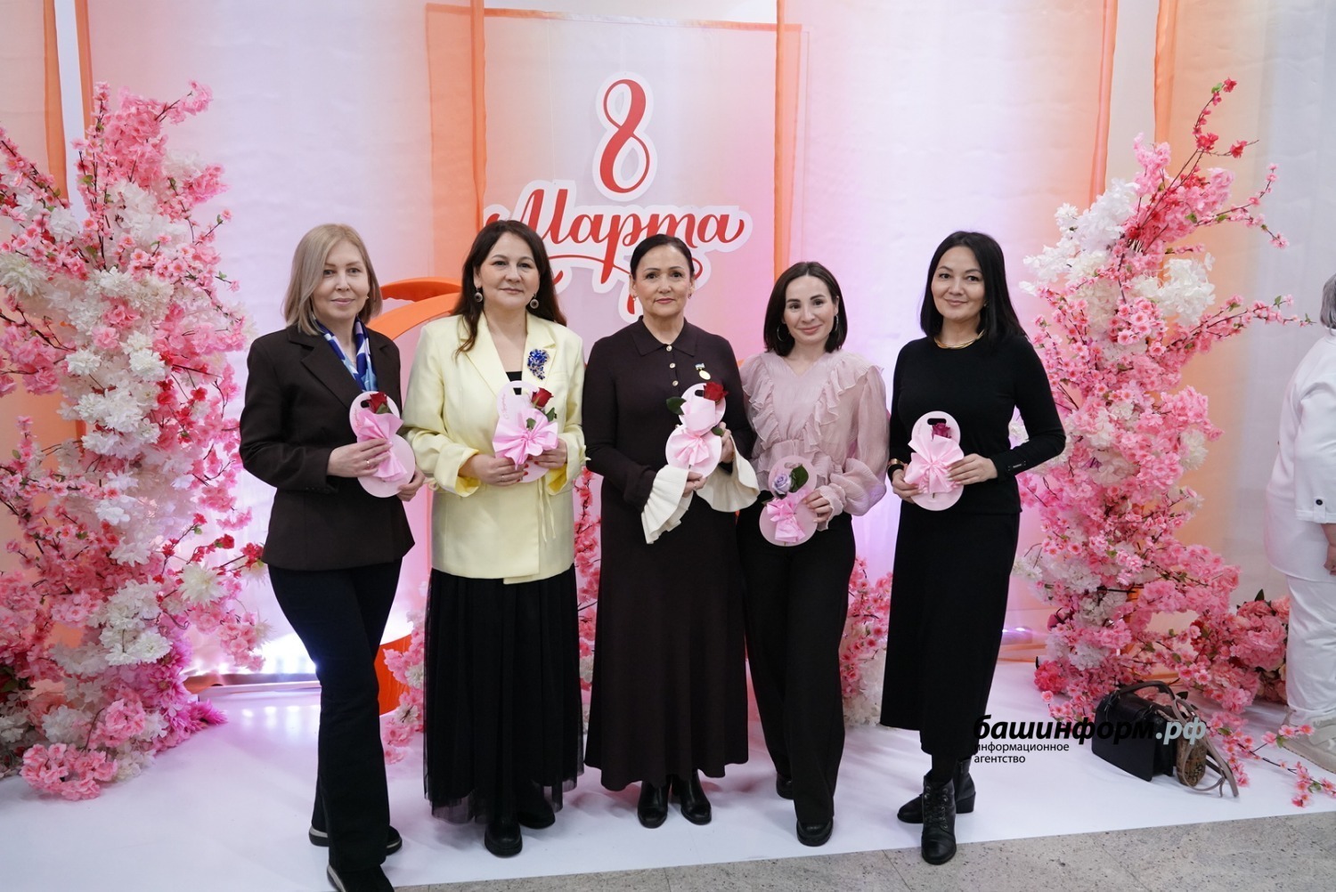 Глава Башкирии поздравил с наступающим Международным женским днем