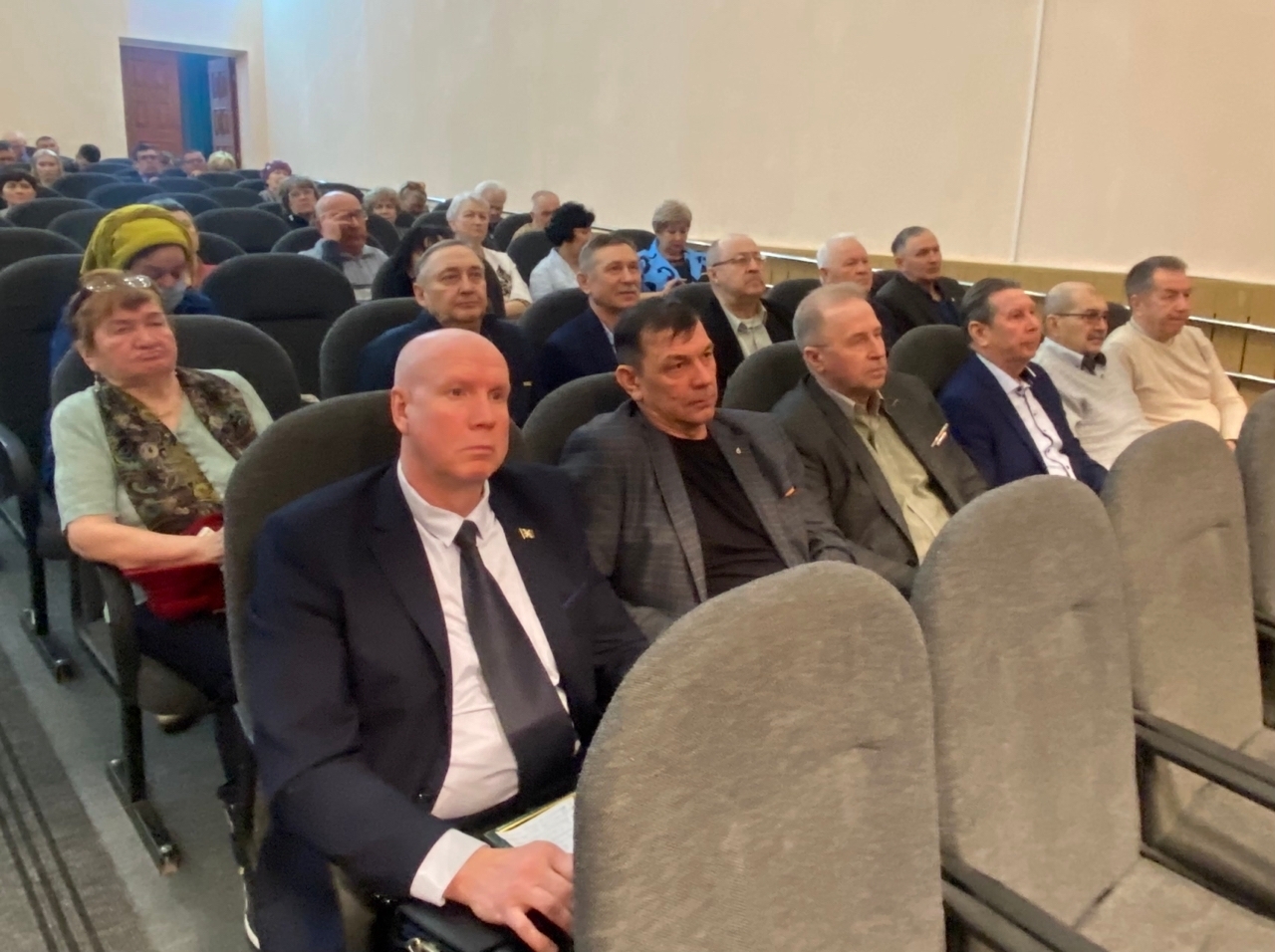 Ветераны подают пример молодым